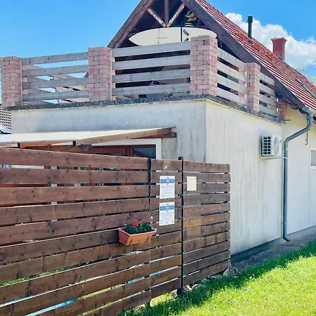 Sportbalaton Calm Little Garden Hideaway شقة